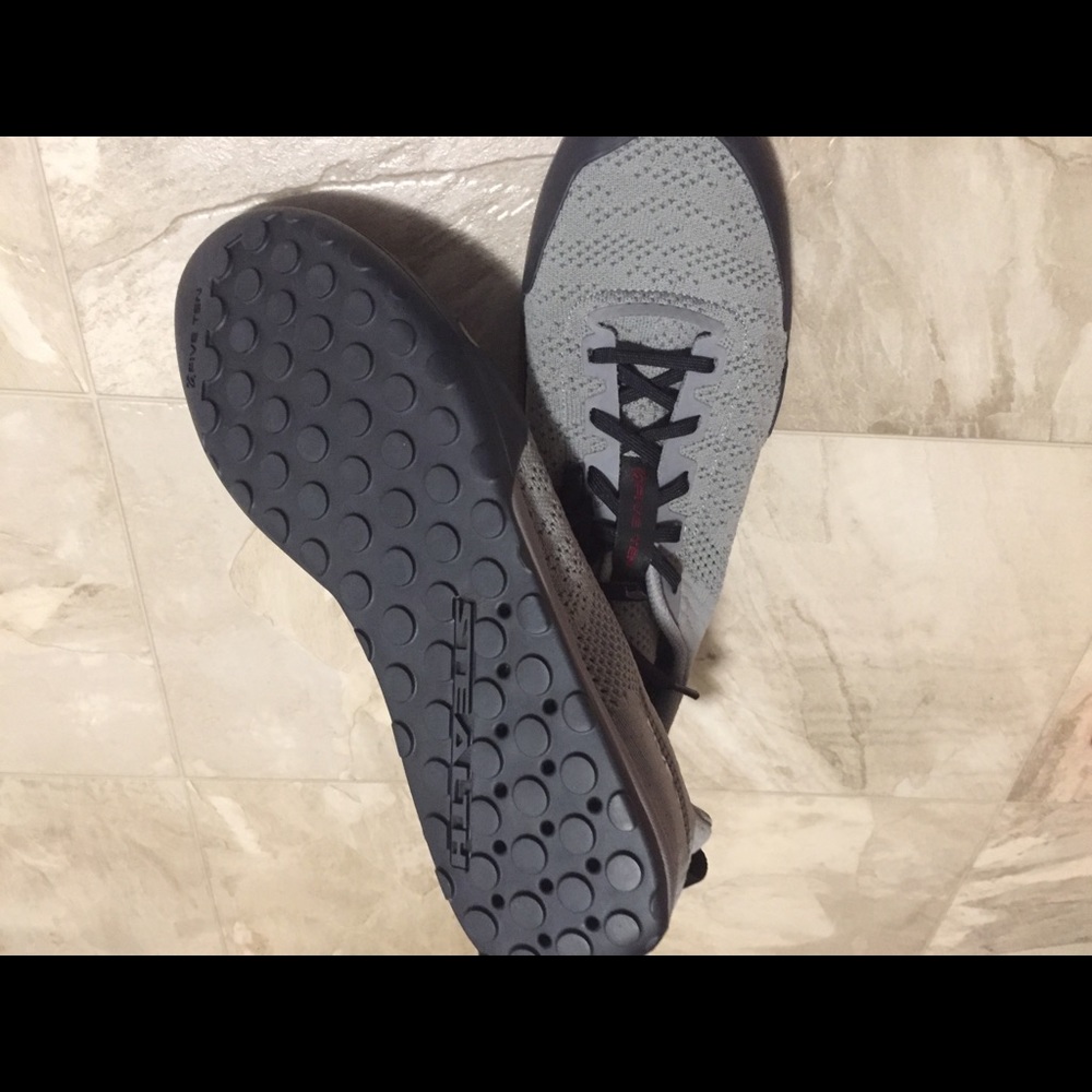 Five Ten Urban Access Knit Approach Shoes 9 NWOB - Picture 5 of 6